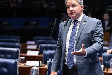 “Essa conquista valoriza o profissional da nutrição e a qualidade dos serviços prestados”, diz Efraim ao aprovar projeto no Senado