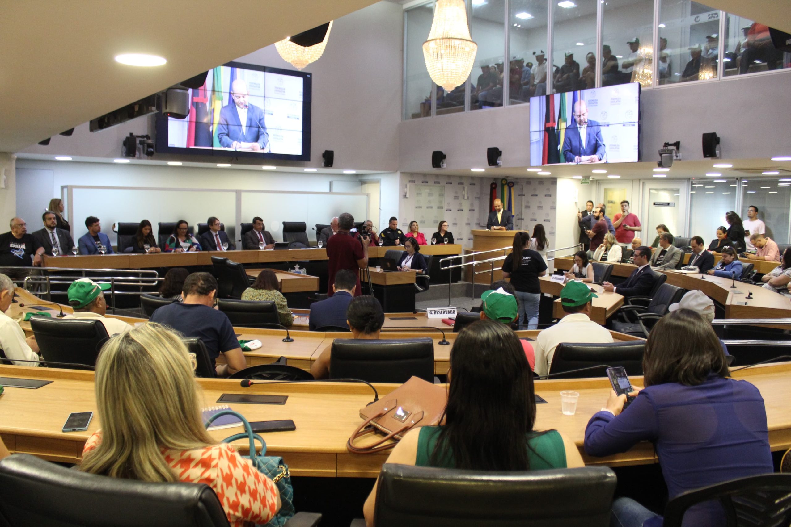 ALPB realiza sessão conjunta com a CMJP para debater o tráfico de pessoas e o combate ao trabalho escravo