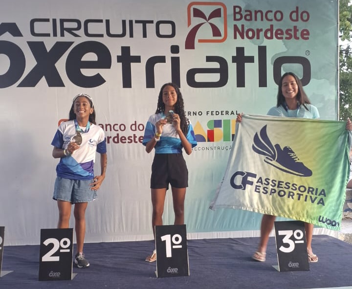 Giovanna Moura Conquista o Primeiro Lugar na Categoria Mini Sprint no Circuito Ôxe Triatlo 2024 