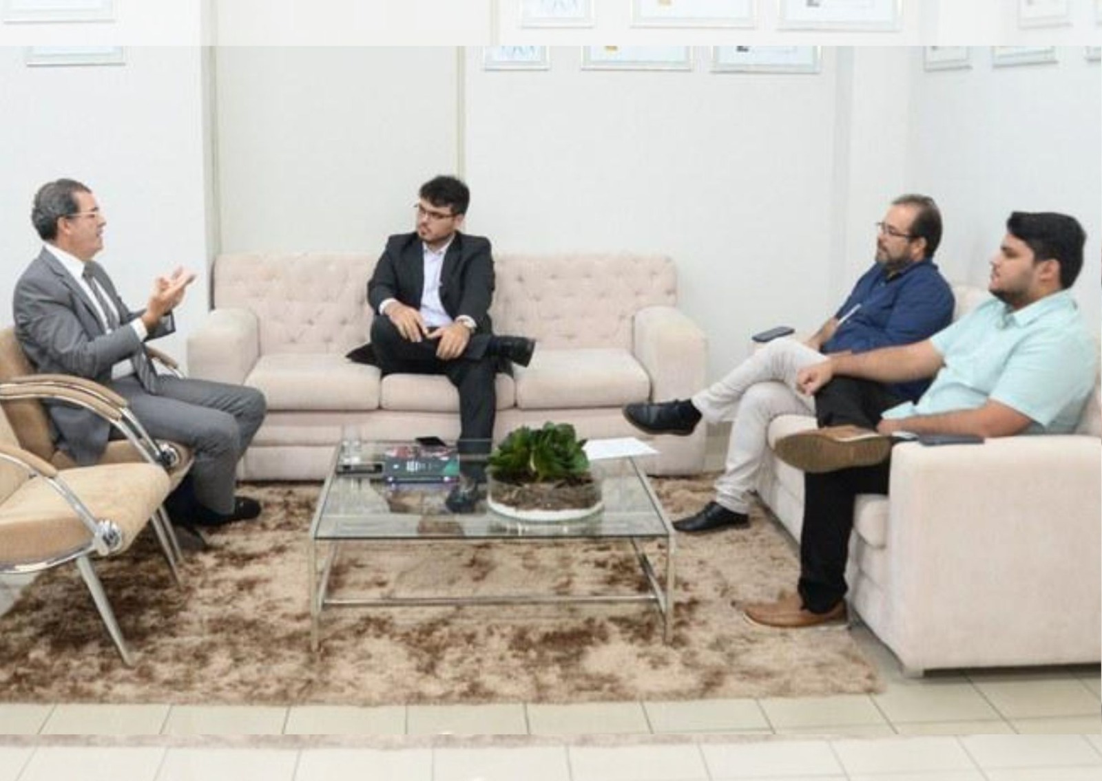 Presidente do TRE-PB discute com a Fecam-PB valorização de requisitados