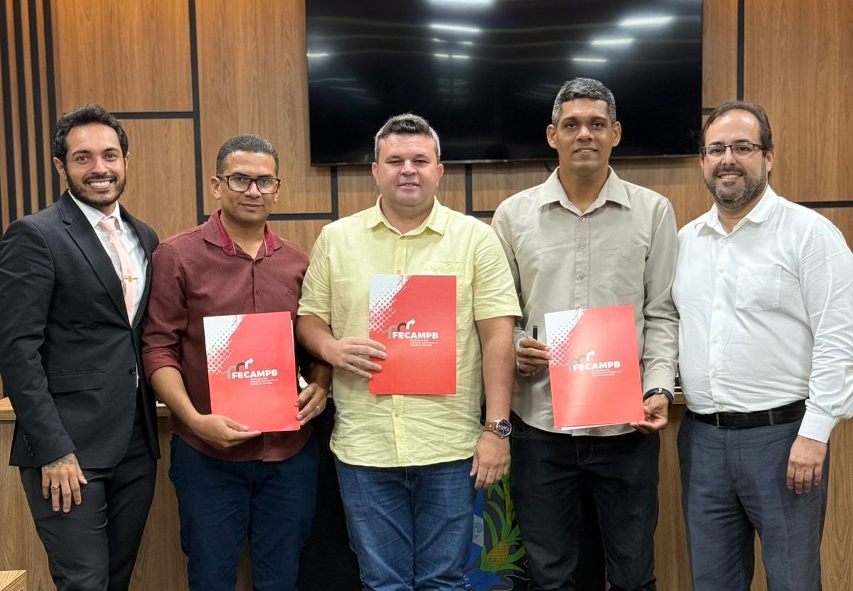 Fecam-PB recebe novos filiados durante encontro realizado na Câmara Municipal de Sapé