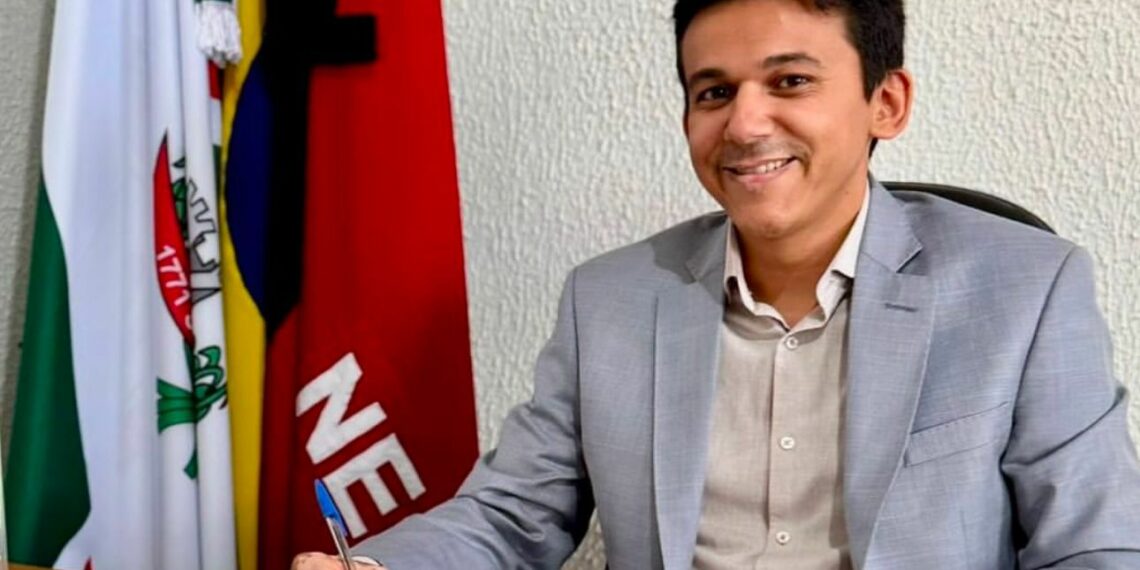 Jackson Alvino exonera Emerson Panta e reforça racha político em Santa Rita