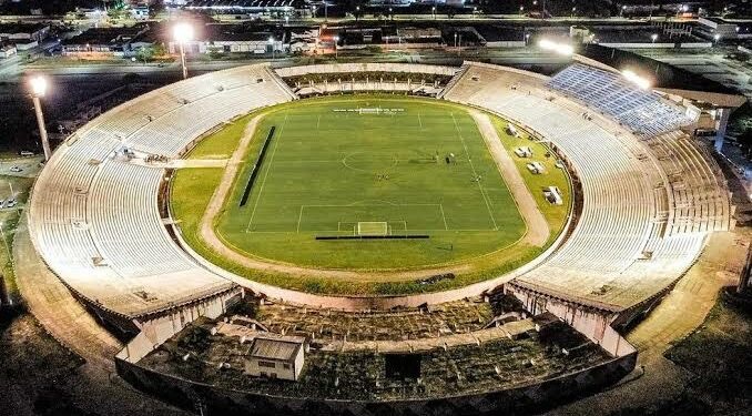 João Azevêdo entrega novo sistema de iluminação do Estádio Amigão, em Campina Grande