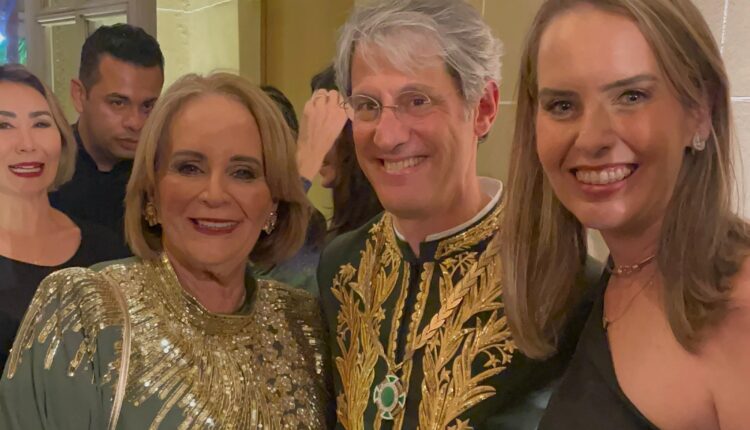 Paraibana Nevita Luna prestigia solenidade de posse do advogado Castro Neves na Academia Brasileira de Letras