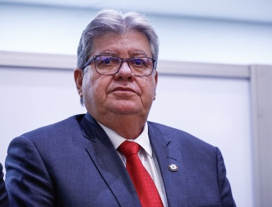 João convoca deputados governistas para reunião nesta quarta