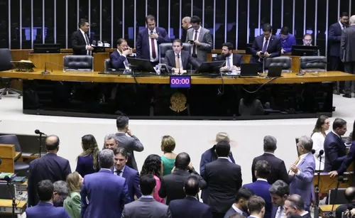 Hugo Motta ameaça suspender deputado que impedir sessão na Câmara