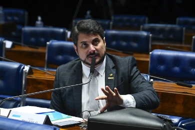 Moraes determina tornozeleira eletrônica para Marcos do Val