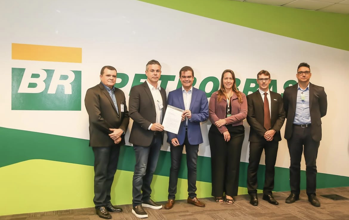 Mersinho Lucena participa de reunião na Petrobras e defende retomada das atividades no Porto de Cabedelo