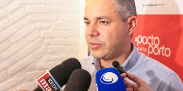 Gestão de André Coutinho garante antecipação de salários de setembro para esta quinta