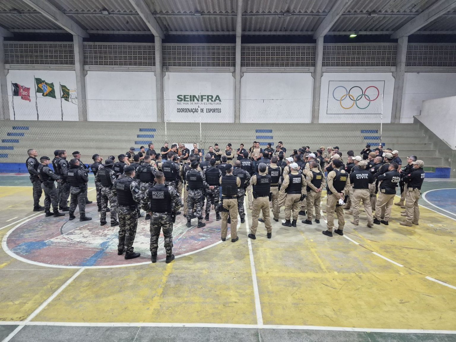 Polícia cumpre 20 ordens judiciais contra suspeitos de tráfico no Agreste