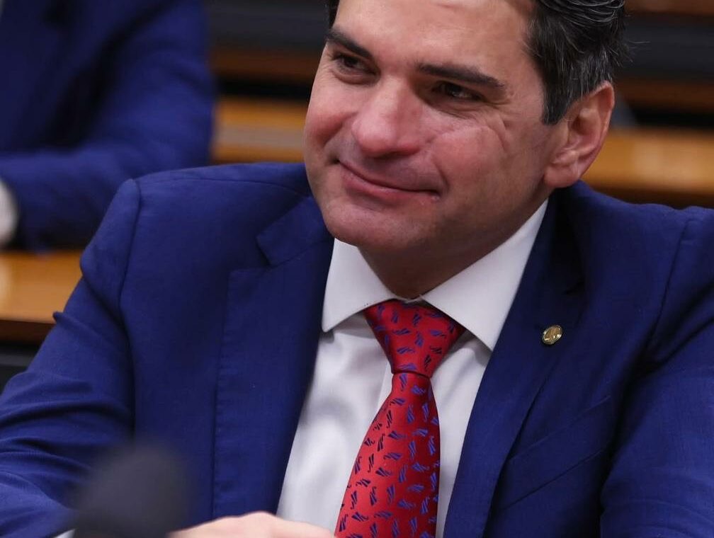 PL que garante atividade física adaptada a pessoas com autismo é aprovado com relatoria de Murilo Galdino