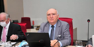 Nominando admite possibilidade de aposentadoria antecipada e gesto pode abrir caminho para consenso de vagas no TCE-PB