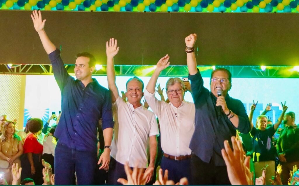 Plenária de Campina Grande fortalece Adriano Galdino para vice Plenária de Campina Grande fortalece Adriano Galdino para vice