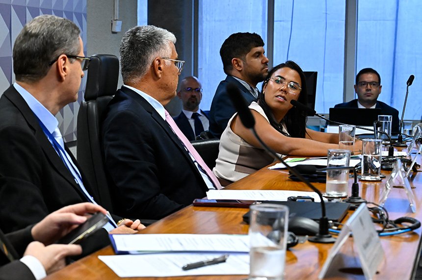 debate pede fim da propaganda com celebridades e atletas — Senado Notícias debate pede fim da propaganda com celebridades e atletas — Senado Notícias