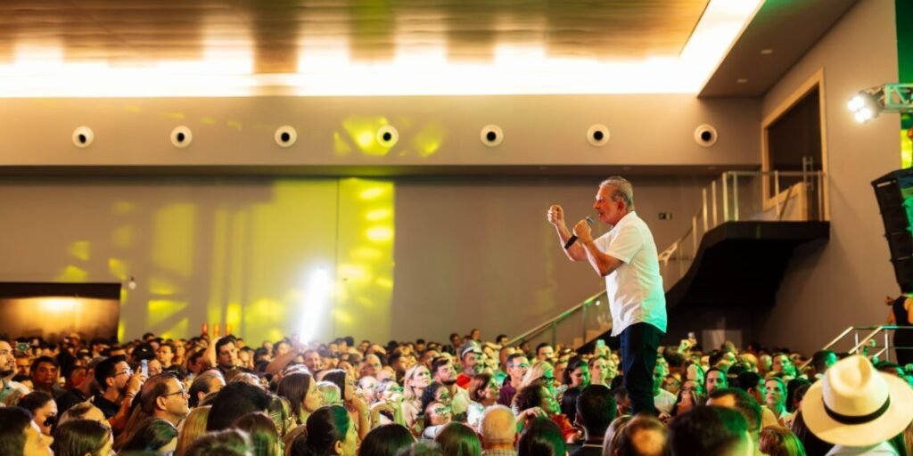 Plenária em Campina Grande reforça força da chapa governista e consolida diálogo de Nabor com a Rainha da Borborema Plenária em Campina Grande reforça força da chapa governista e consolida diálogo de Nabor com a Rainha da Borborema