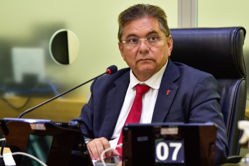 Lealdade e histórico de cumprimento de acordos fortalecem nome de Adriano Galdino para vice de Lucas Lealdade e histórico de cumprimento de acordos fortalecem nome de Adriano Galdino para vice de Lucas