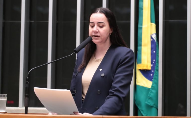 Comissão aprova projeto que incentiva alunos a participarem de trabalho voluntário – Notícias