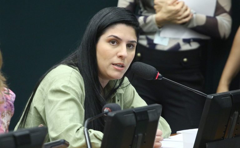 Comissão de Constituição e Justiça aprova proteção a servidor ou militar que denunciar maus-tratos contra criança – Notícias