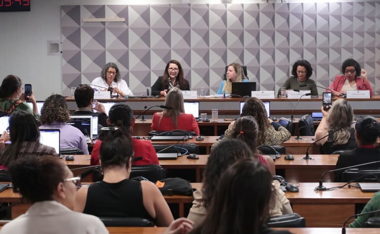 Mulheres pedem aprovação imediata do projeto que torna a misoginia crime – Notícias
