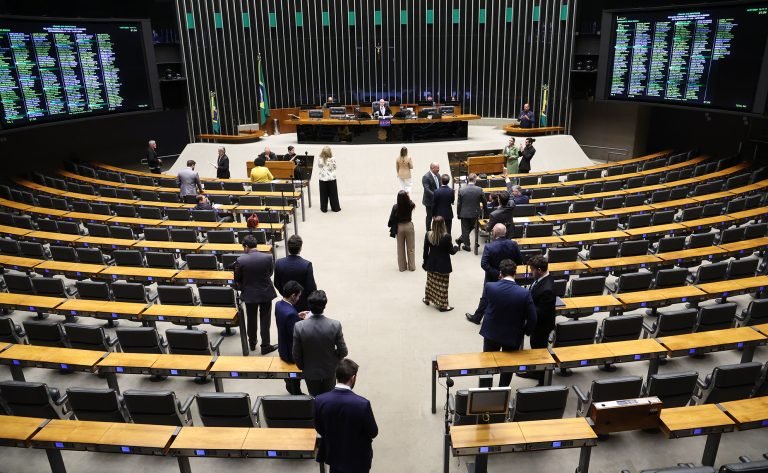 Câmara dos Deputados aprova urgência para duas propostas; acompanhe – Notícias
