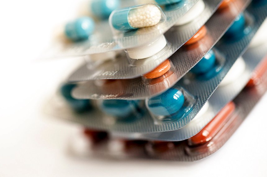 Sancionada lei que cria estratégia para fortalecer produção de medicamentos — Senado Notícias