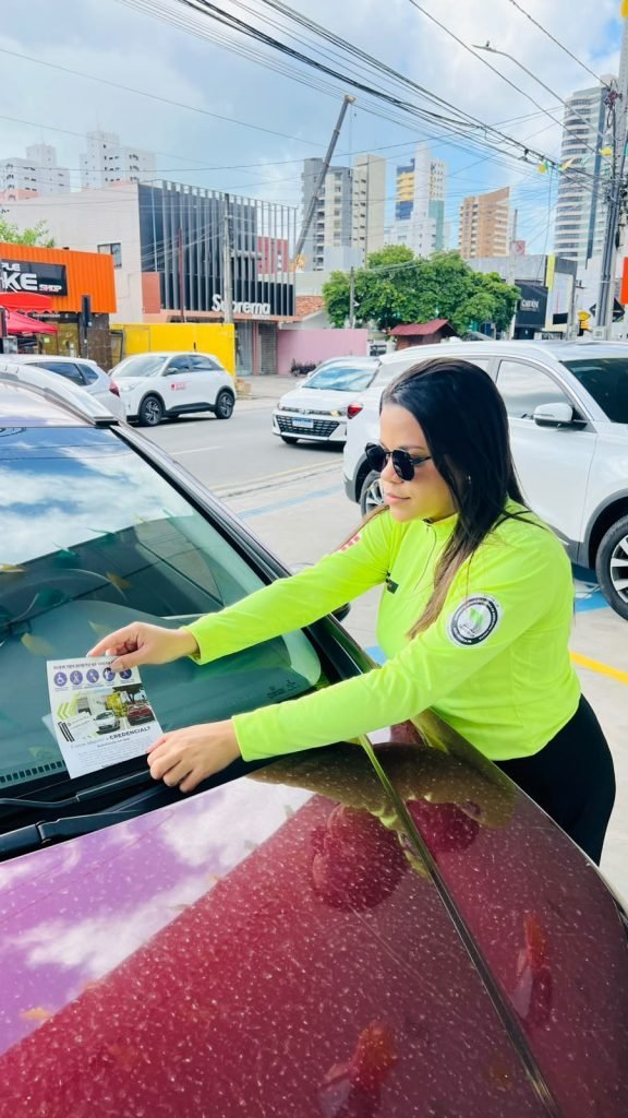 Semob-JP reforça conscientização sobre respeito às vagas especiais e à travessia na faixa de pedestres