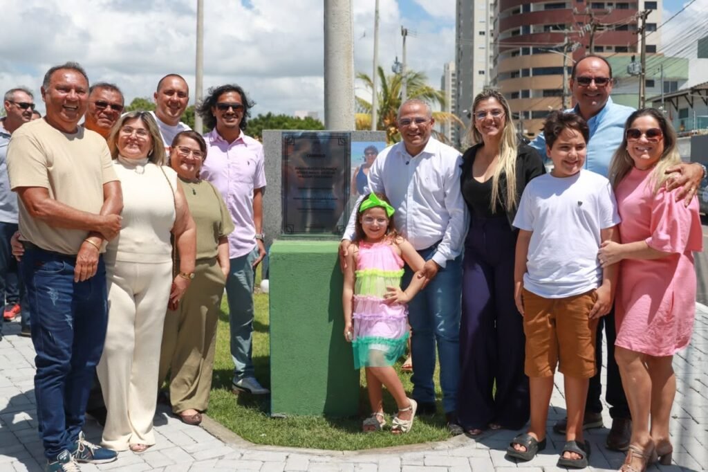 Evilásio Cavalcanti entrega Praça Tia Sônea e amplia opções de lazer em Ponta de Campina, em Cabedelo Evilásio Cavalcanti entrega Praça Tia Sônea e amplia opções de lazer em Ponta de Campina, em Cabedelo