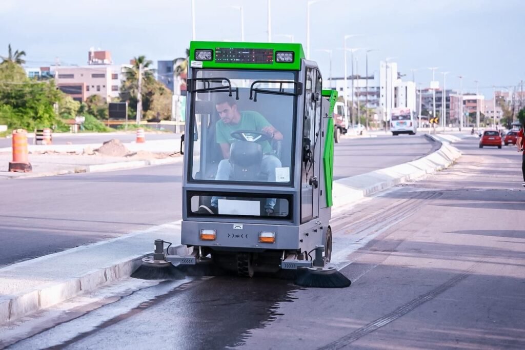 Prefeitura de Cabedelo troca empresa de limpeza urbana e inicia mutirão nos bairros
