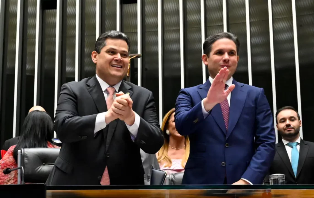 Congresso instala comissão que analisa MP que acaba com taxa das blusinhas