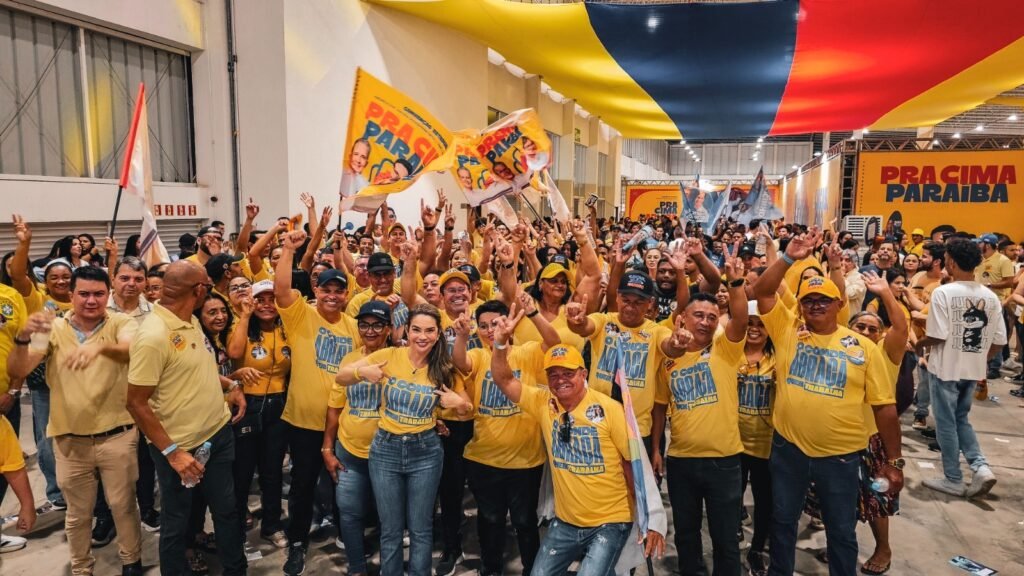 Karla Pimentel lidera maior comitiva do Litoral Sul e reforça protagonismo de Conde em convenção estadual