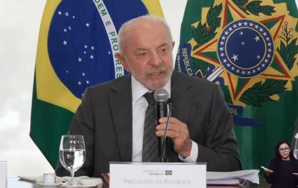‘Ninguém pode usar o cargo em benefício pessoal’: Lula busca aliança com Fachin e Gonet diante de crise ‘Ninguém pode usar o cargo em benefício pessoal’: Lula busca aliança com Fachin e Gonet diante de crise