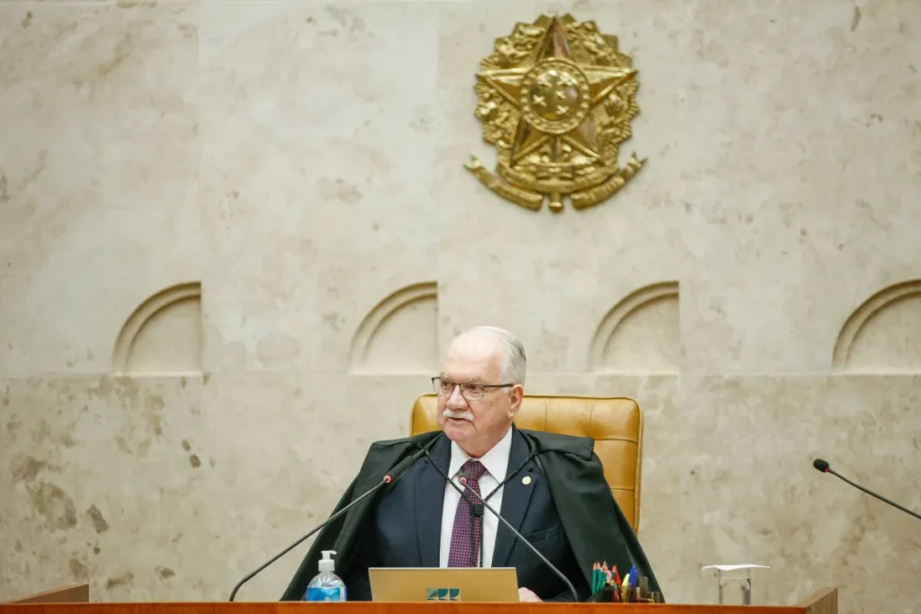 Fachin conversa com ministros sobre Moraes e recebe pressões por sessão secreta no STF