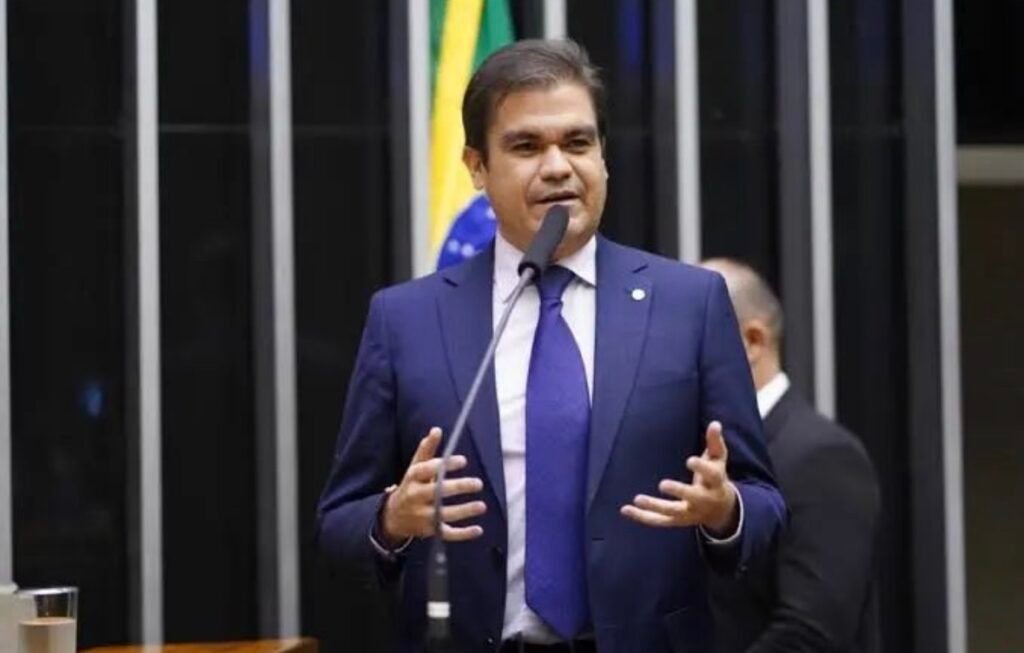 Projeto de Mersinho Lucena sobre tratamento da obesidade ganha destaque com anúncio de Lula