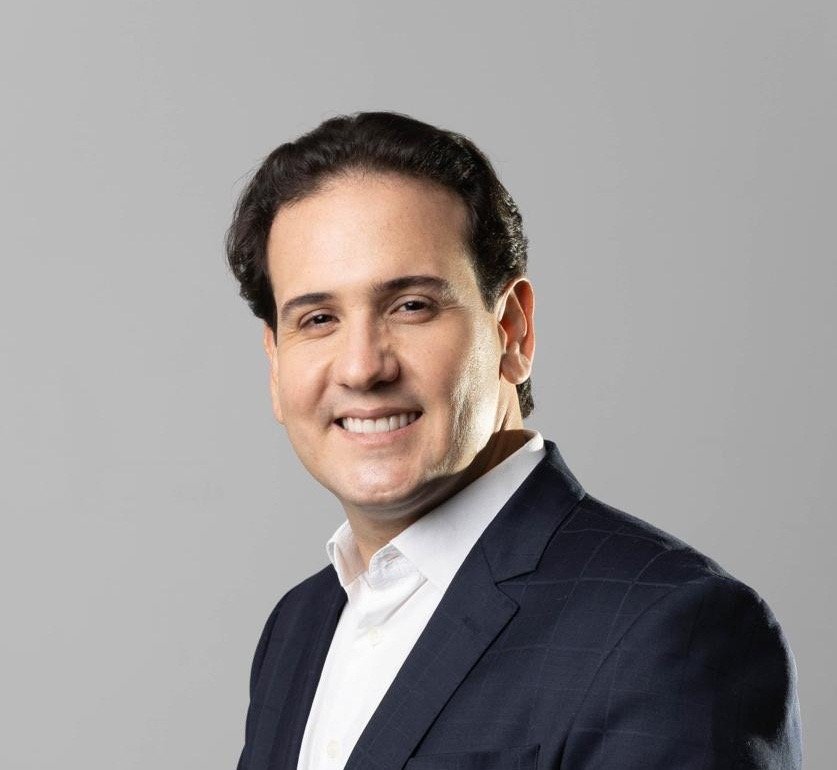 André Amaral Filho assina compromisso com empreendedores para lutar contra impostos