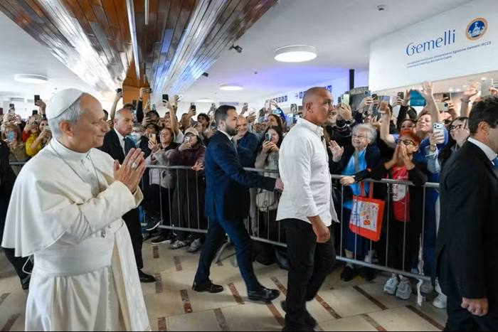 Papa é diagnosticado com câncer de pulmão após cirurgia; tumor foi removido