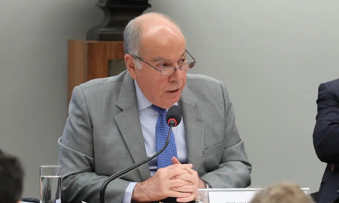 Ministro encontra Rubio nos EUA após vitória de Lula e fuga de Flávio e combinam reunião