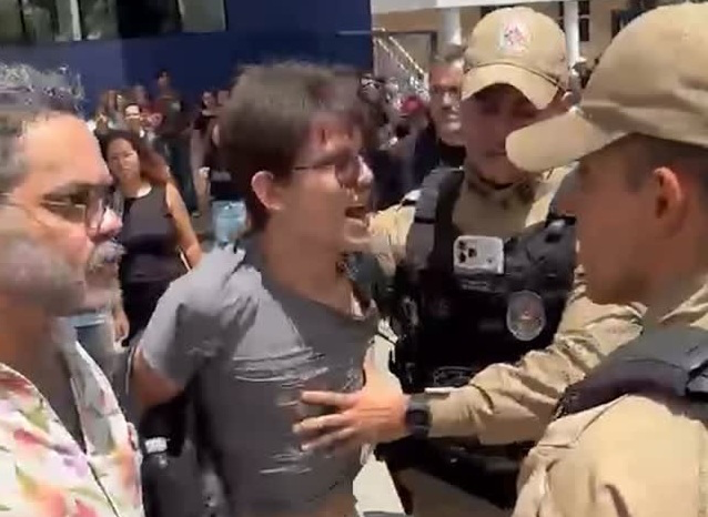 Três pessoas são detidas na UFCG depois de ação para retirar cartazes