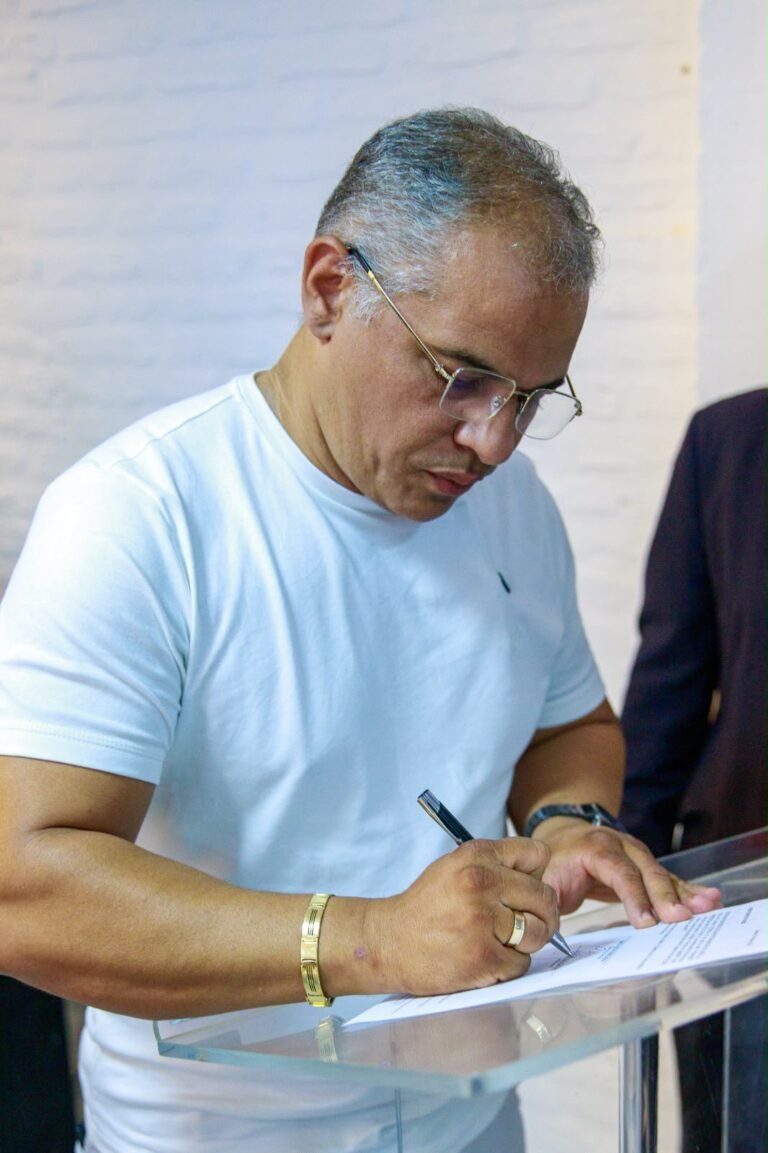 Prefeito Evilásio Cavancanti autoriza construção de Espaço Esportivo Comunitário em Intermares