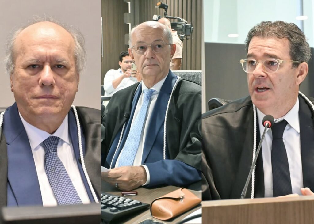 Adriano Galdino apresenta Votos de Aplauso a novos dirigentes do TJPB Adriano Galdino apresenta Votos de Aplauso a novos dirigentes do TJPB